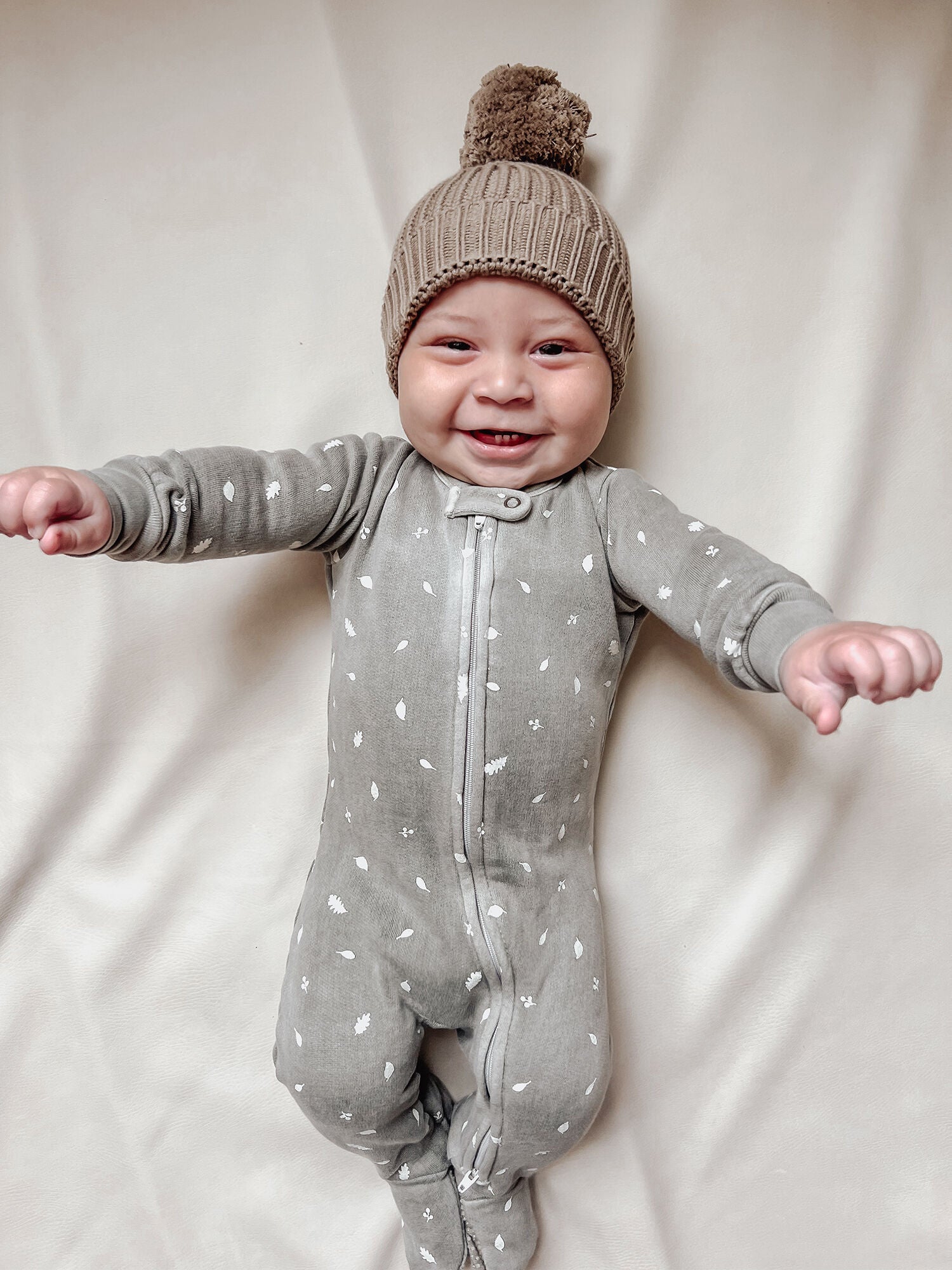 Hunter Leaves - Organic Cozy Zipper Footie