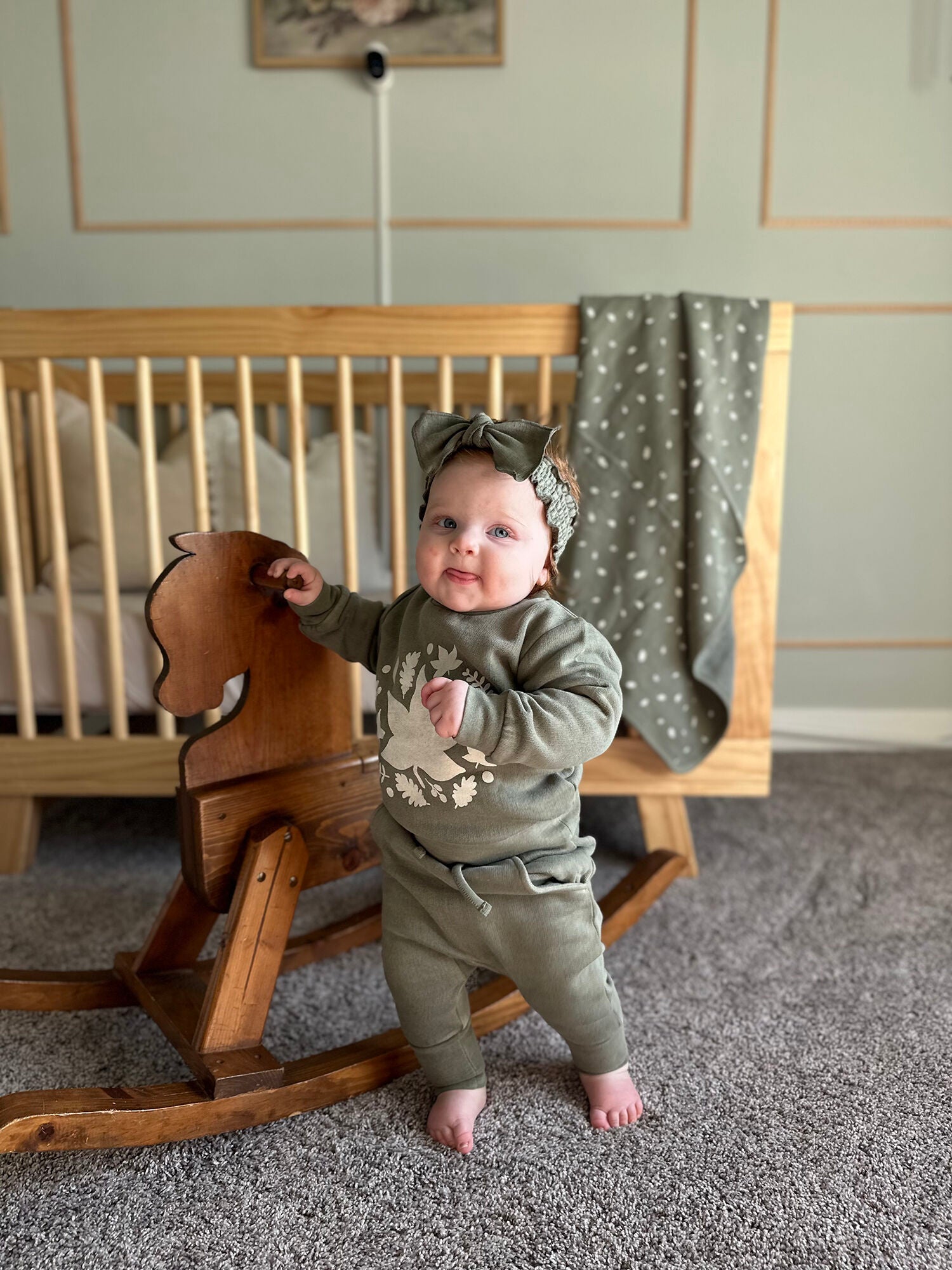 Hunter Leaves - Organic Cozy Graphic Sweatshirt & Jogger Set
