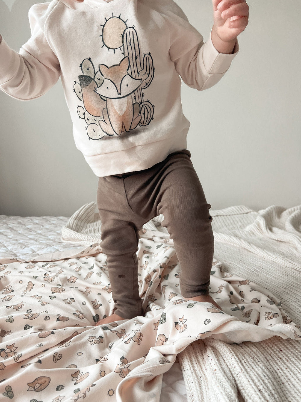Little Fox Graphic - Kids' Organic Raglan Hoodie