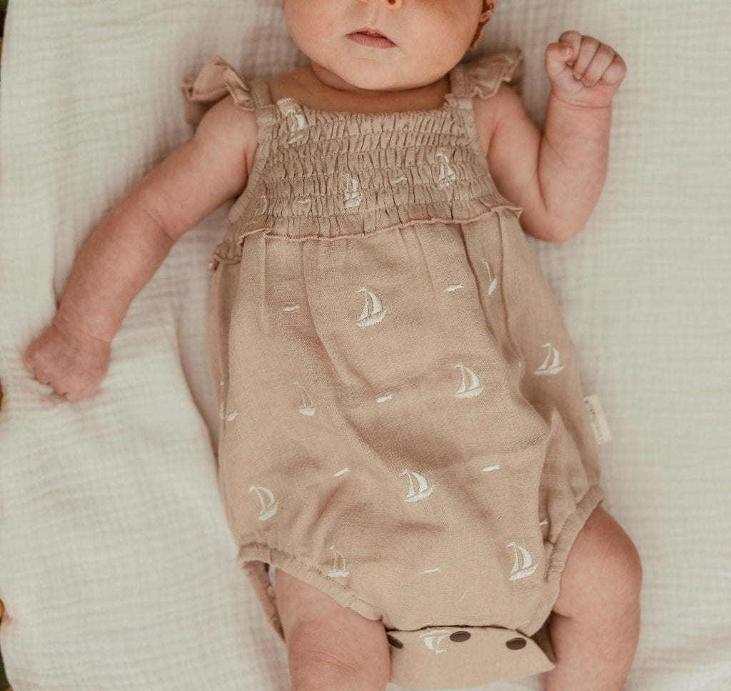 Oatmeal Sailboat - Organic Muslin Sleeveless Bodysuit