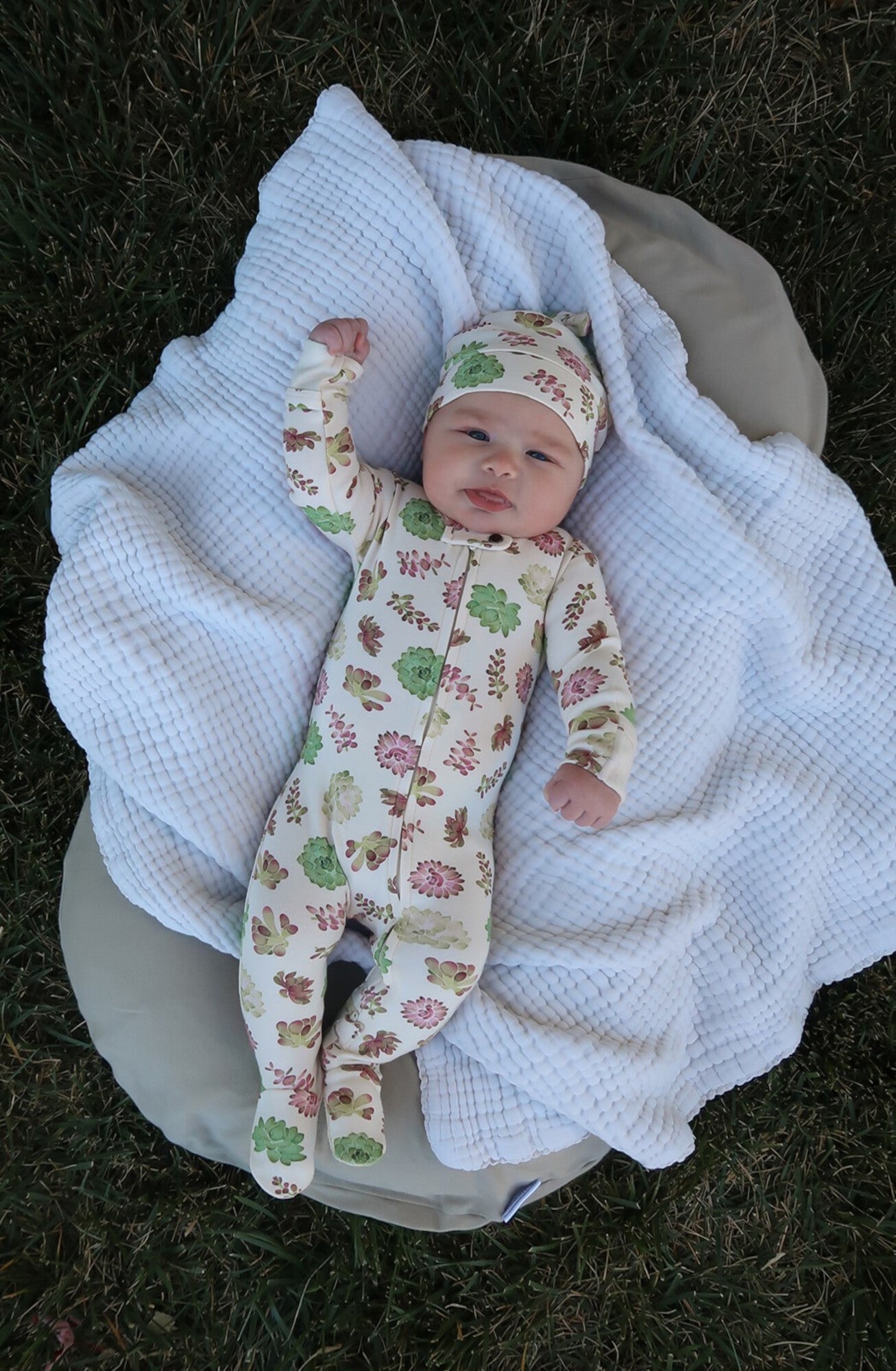 Buttercream Succulents - Organic Knotted Hat