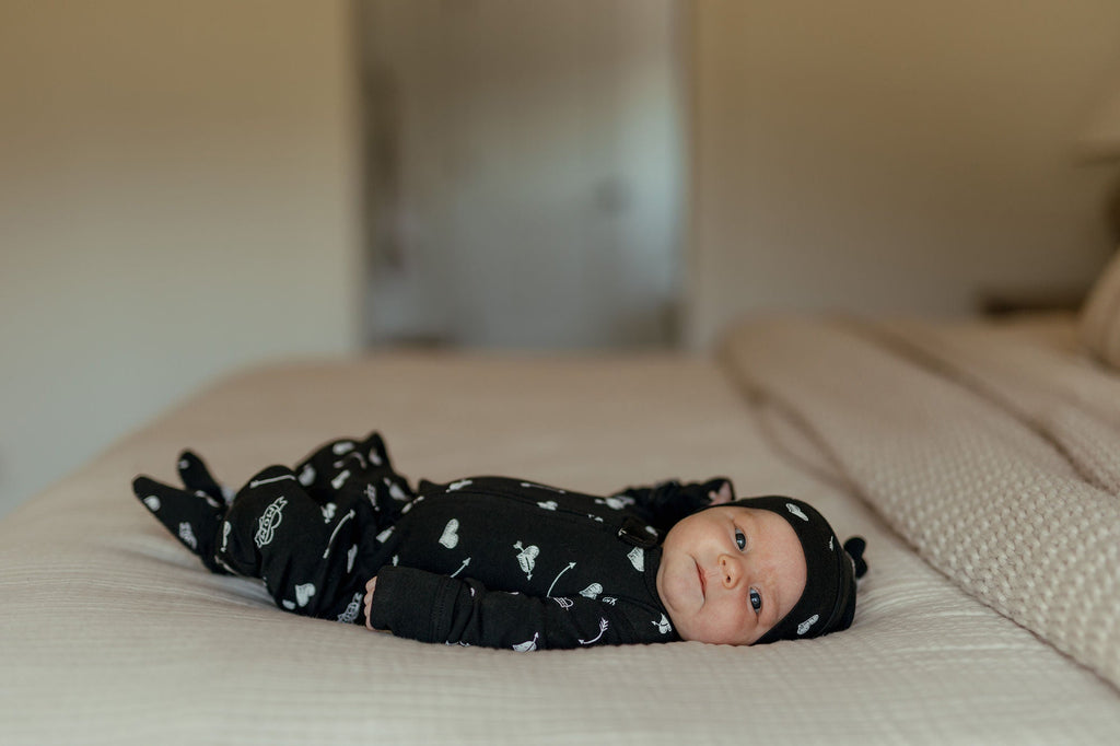 Mom Heart - Organic Knotted Hat