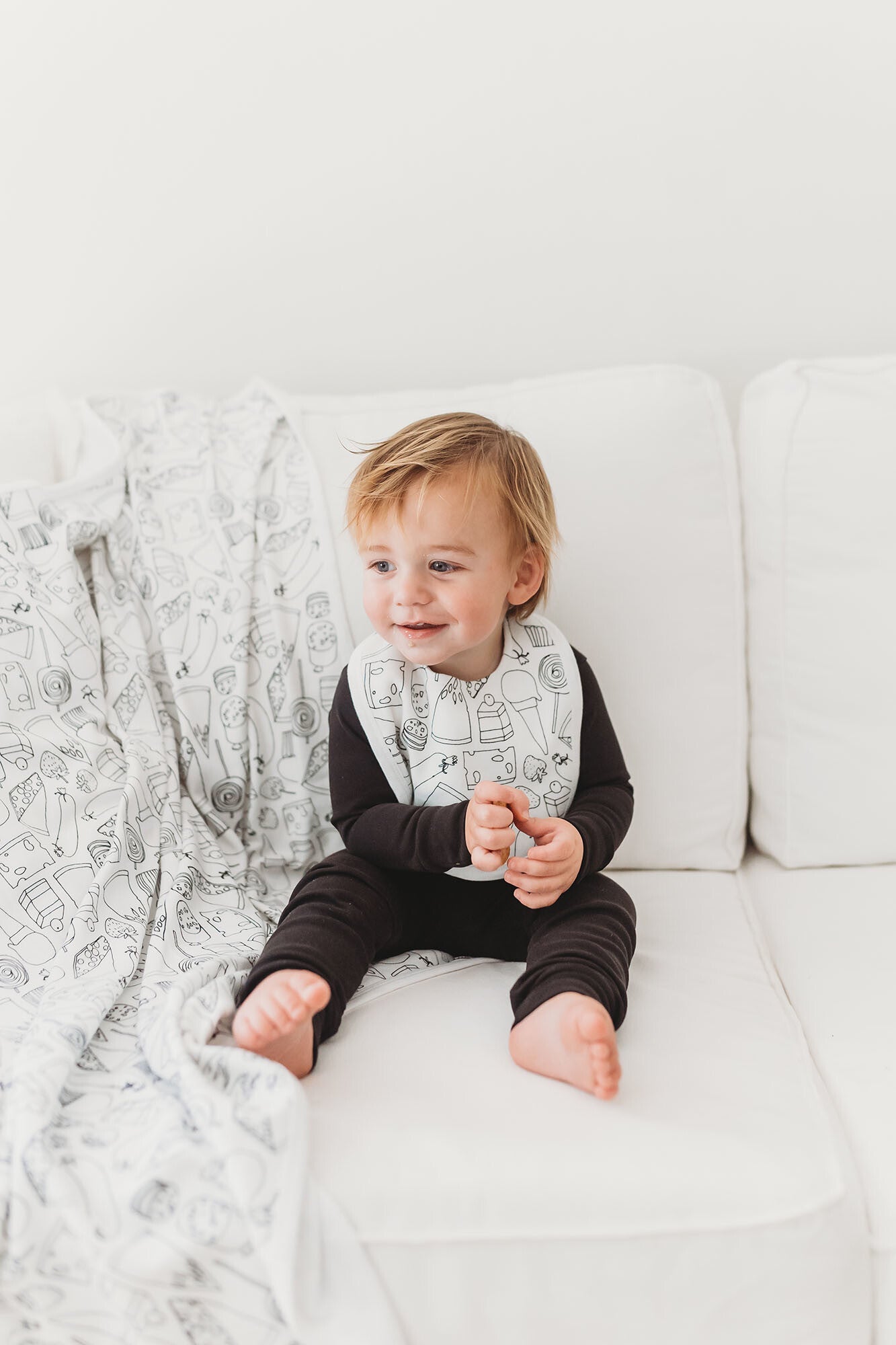 Snacks - Organic 2-Layer Reversible Bib