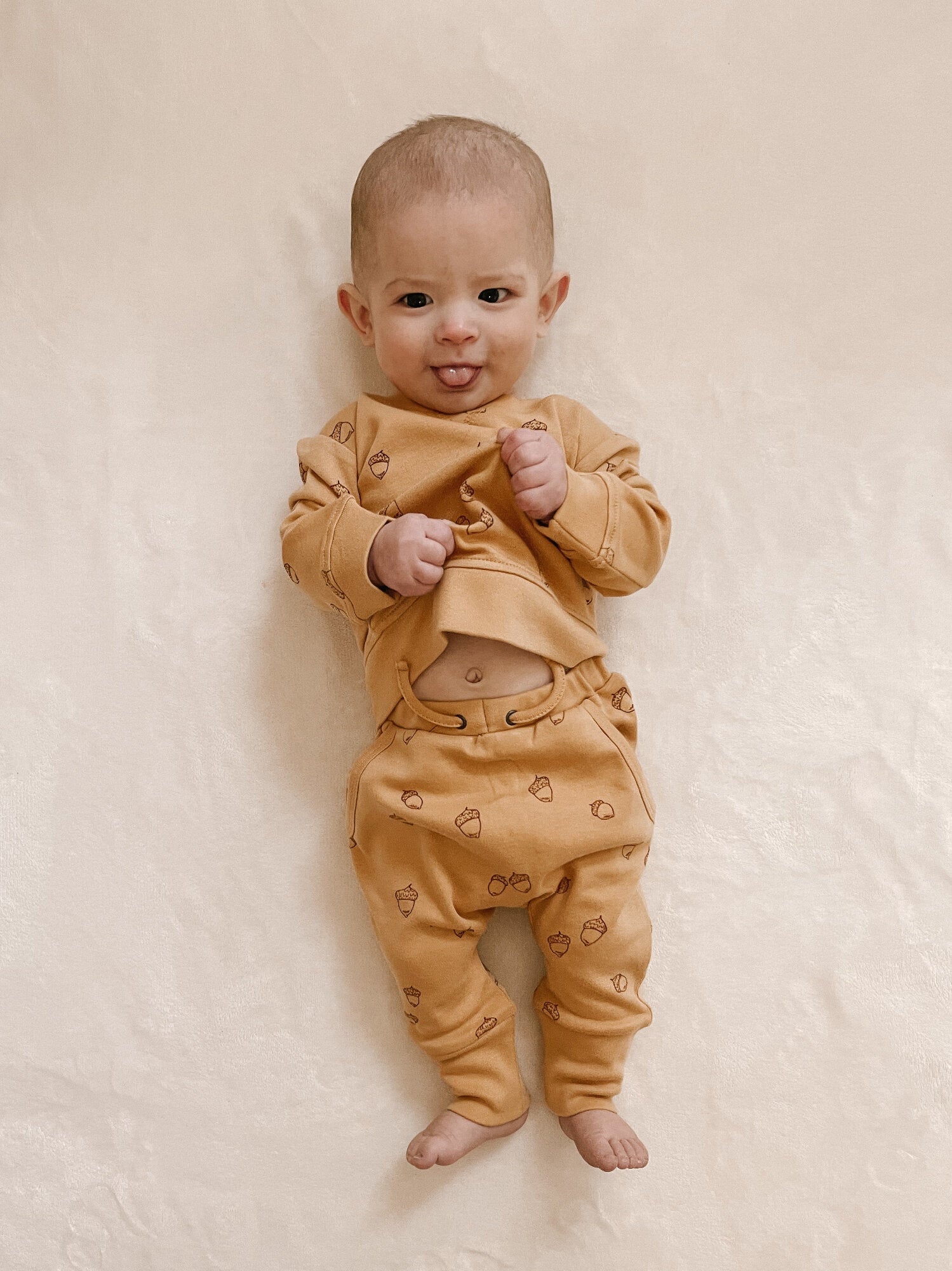 Honey Acorn - Organic Sweatshirt & Jogger Set